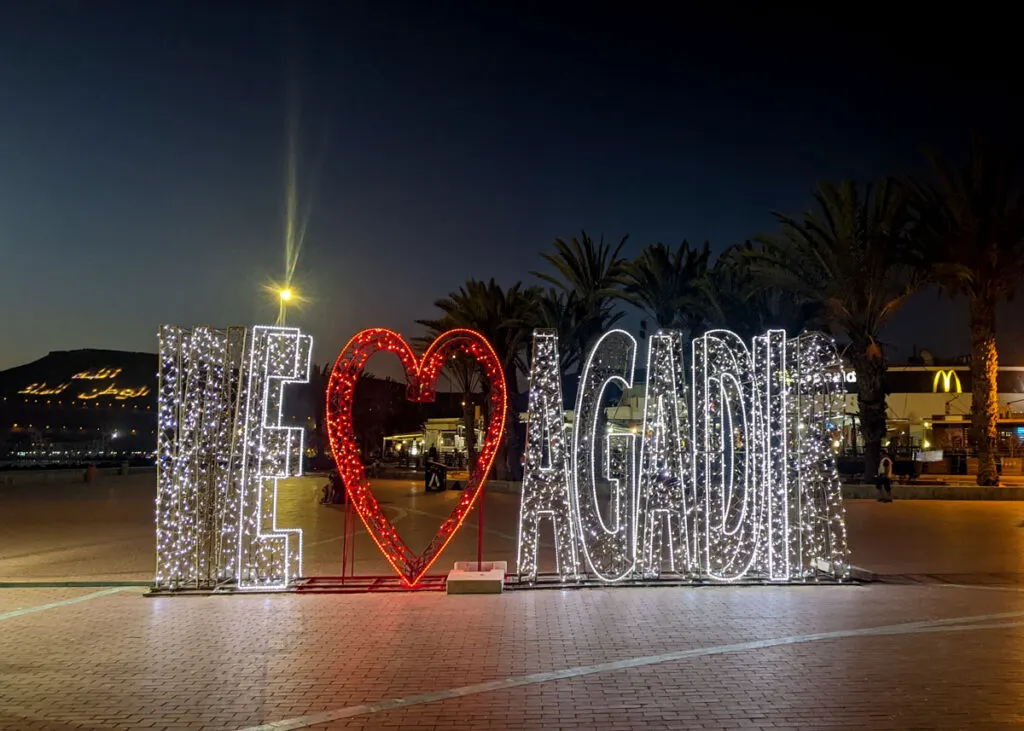 we heart Agadir sign at night